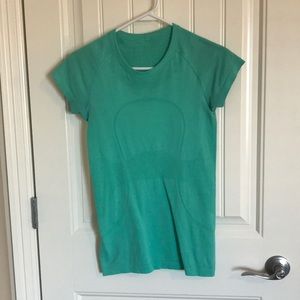 Lulu lemon swiftly tech tee